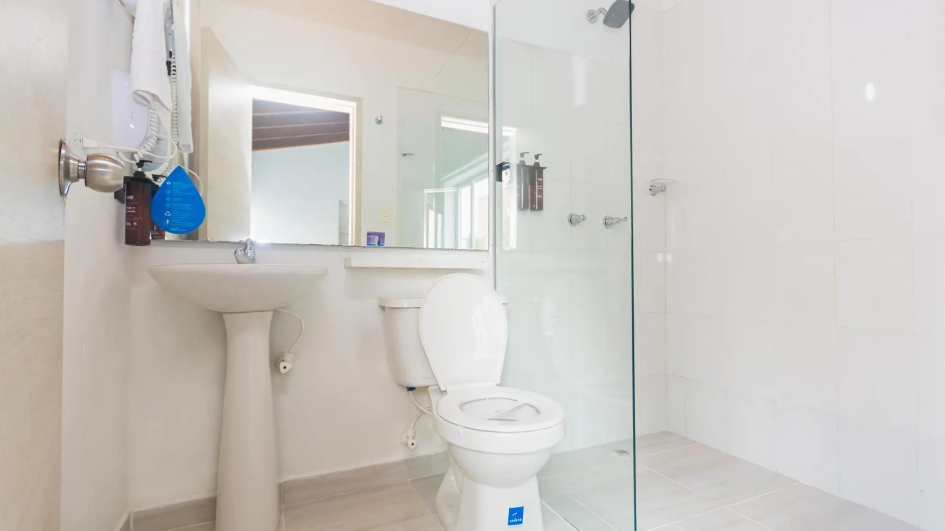 Hotel Suite Del Parque ميديلين 3*,  كولومبيا